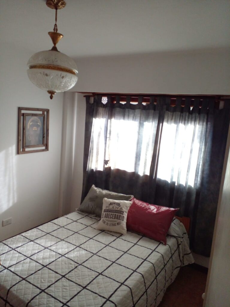 Cama grande comoda y muy buena circulación