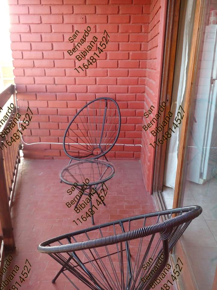 Balcón privado, ideal para desayunar o relajarse al aire libre.