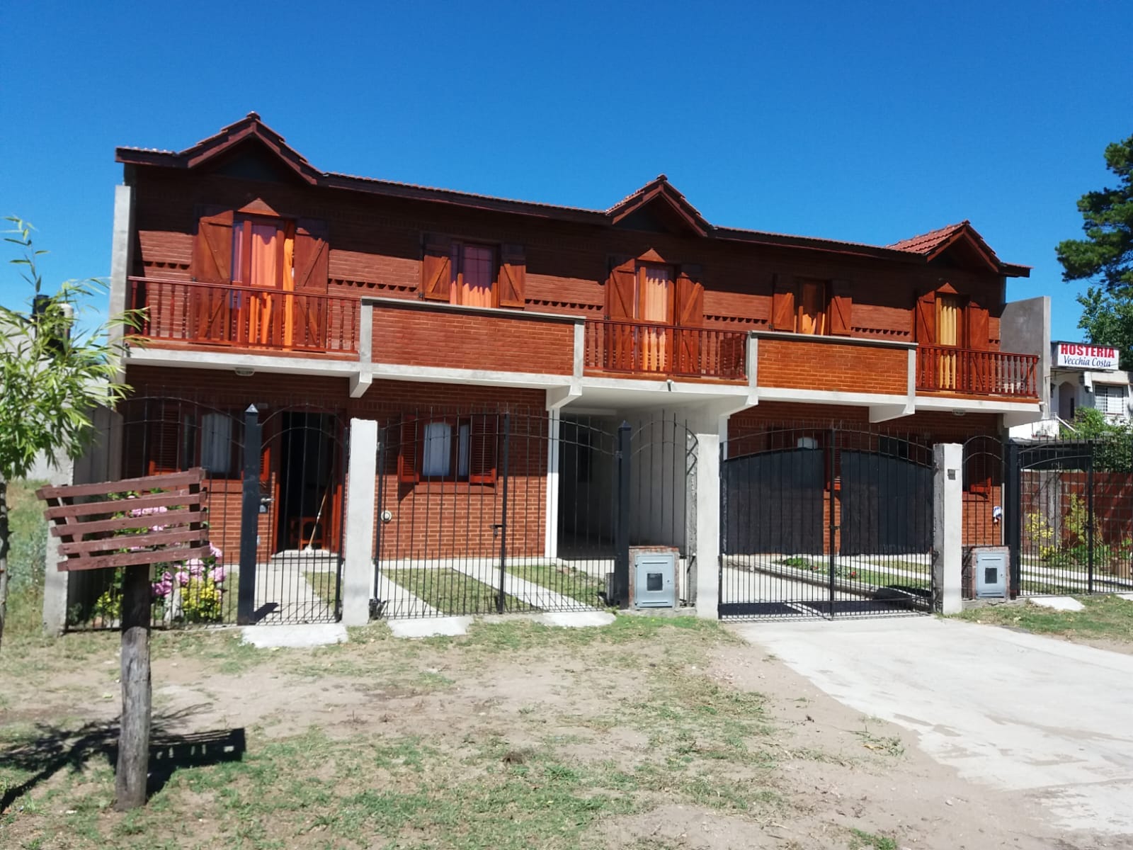 Cuatro casas familiares en San Bernardo – De 2 a 7 personas, con parrilla y cochera