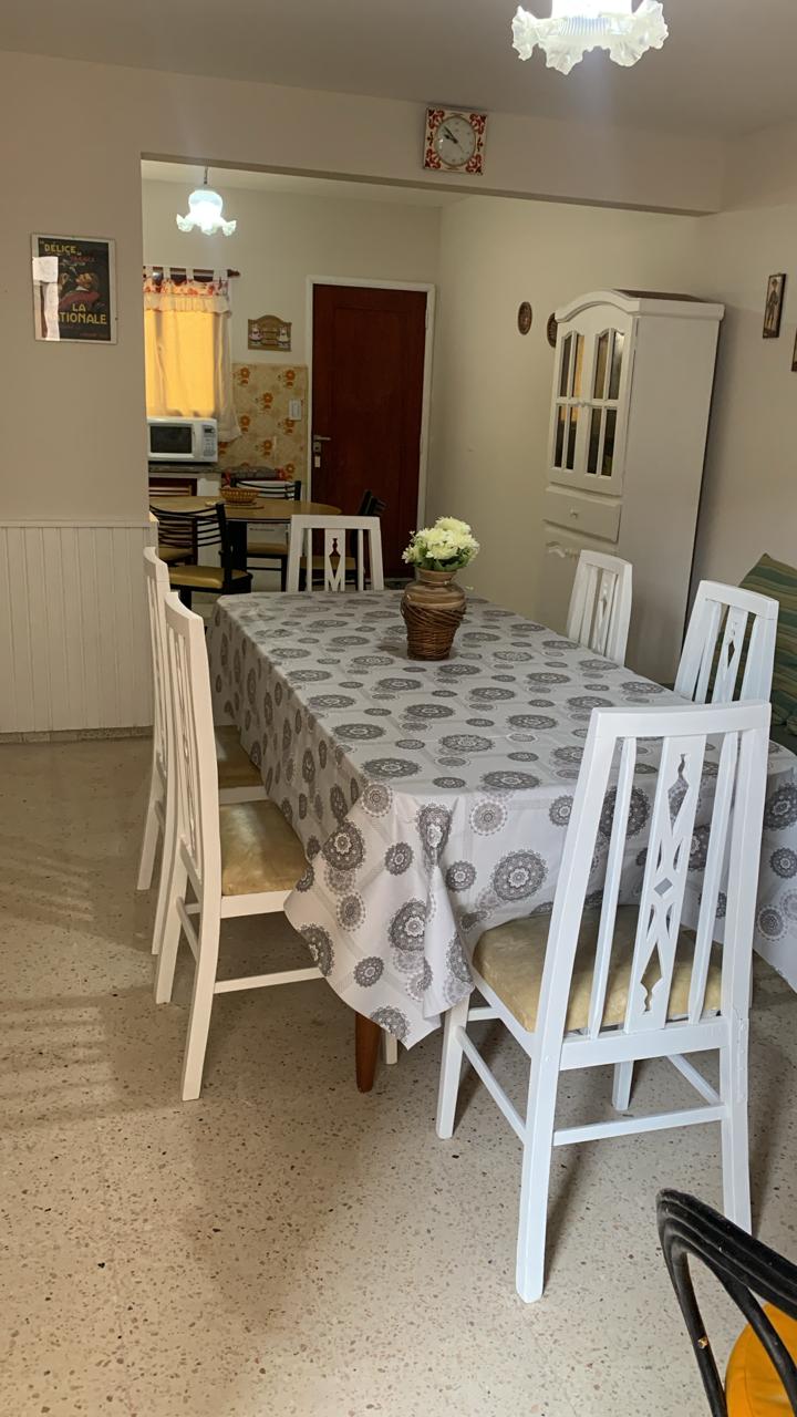 Departamento en planta baja sobre Chiozza en San Bernardo del Tuyú – Hasta 6 personas · Patio con parrilla · Cochera